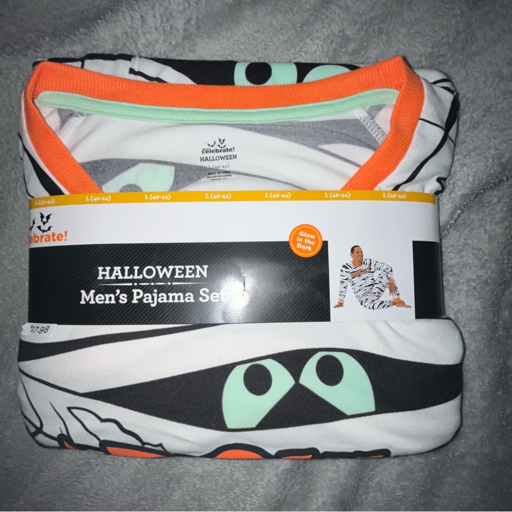 Men’s Halloween Pajamas-BRAND NEW